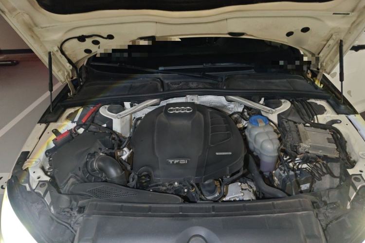 Used Audi A4L 2019 40 TFSI Ambition China VI Engine Bay