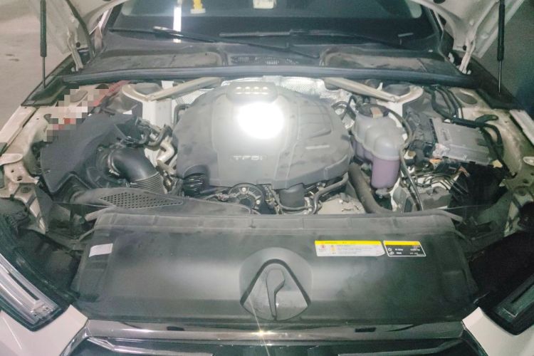 Used Audi A4L 2019 40 TFSI Ambition China VI Engine Bay
