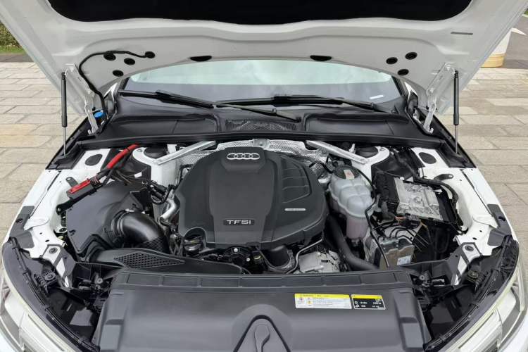 Used Audi A4L 2019 45 TFSI quattro Individual Sport Edition China VI Engine Bay