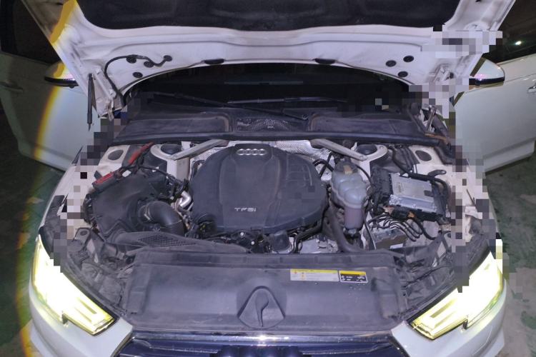 Used Audi A4L 2019 40 TFSI Ambition China VI Engine Bay