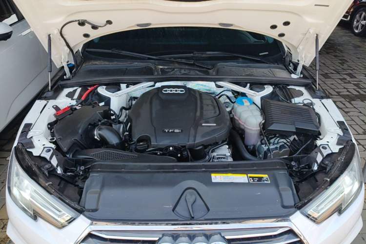 Used Audi A4L 2019 40 TFSI Ambition Version China V Engine Bay