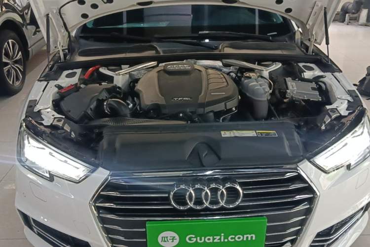 Used Audi A4L 2019 40 TFSI Ambition China VI Engine Bay