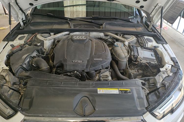 Used Audi A4L 2019 40 TFSI Fashion Version China V Engine Bay