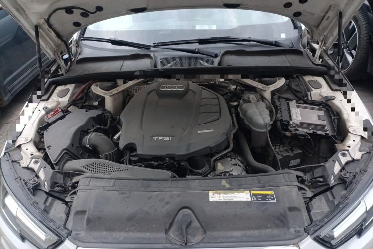 Used Audi A4L 2019 40 TFSI Fashion Edition China VI Emission Standard Engine Bay
