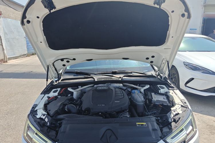 Used Audi A4L 2019 40 TFSI Fashion Version China V Engine Bay