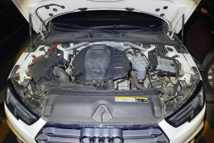 Used Audi A4L 2019 40 TFSI Fashion Version China V Engine Bay