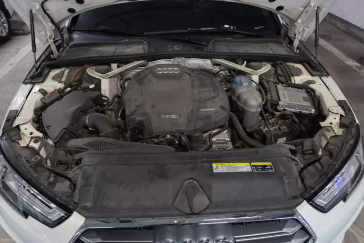 Used Audi A4L 2019 40 TFSI Fashion Version China V Engine Bay