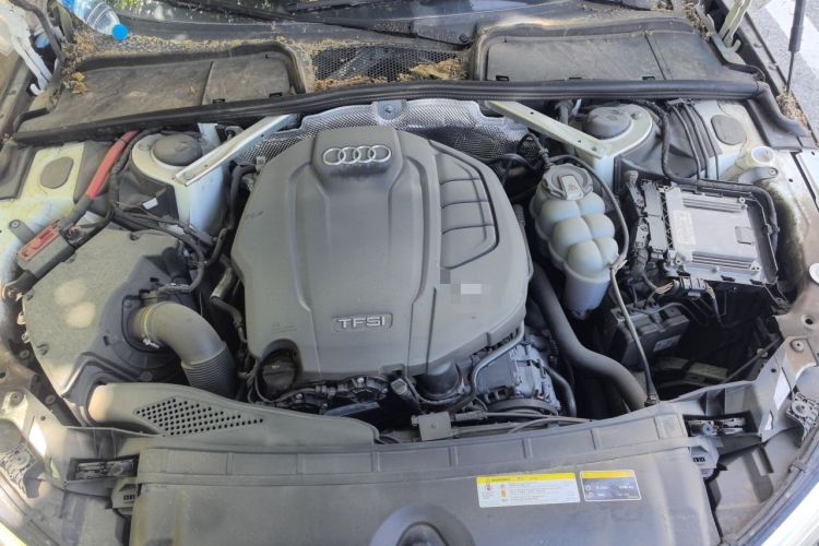 Used Audi A4L 2019 40 TFSI Ambition China VI Engine Bay
