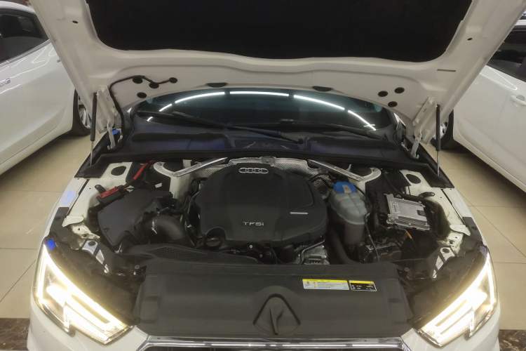 Used Audi A4L 2019 40 TFSI Fashion Version China V Engine Bay