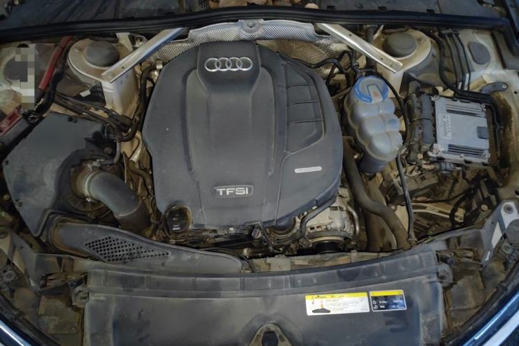 Used Audi A4L 2019 40 TFSI Ambition China VI Engine Bay