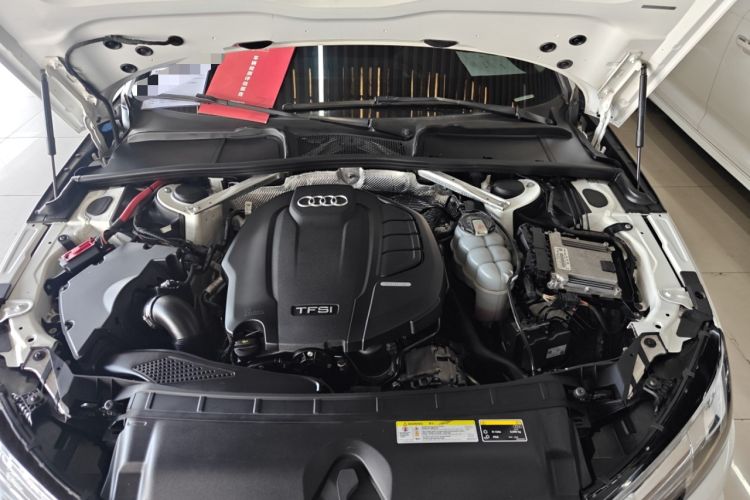 Used Audi A4L 2019 40 TFSI Ambition China VI Engine Bay