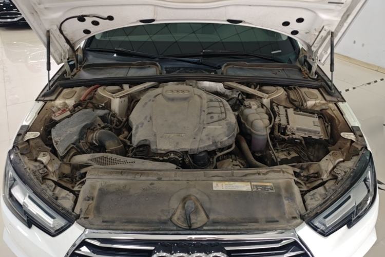 Used Audi A4L 2019 40 TFSI Ambition China VI Engine Bay