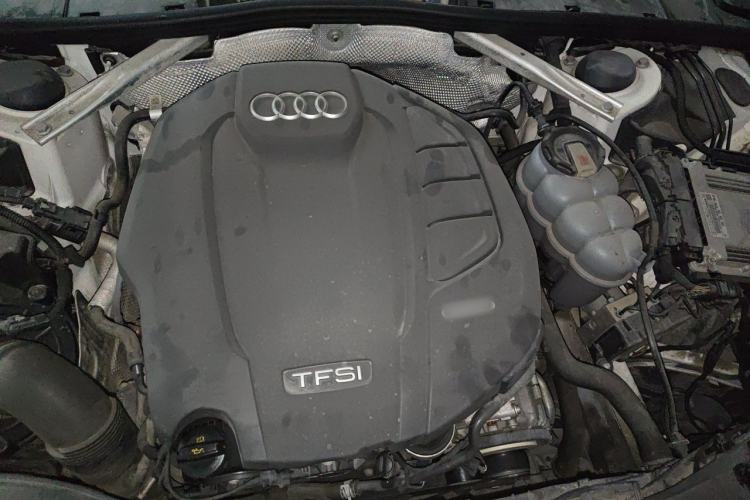 Used Audi A4L 2019 40 TFSI Ambition China VI Engine Bay