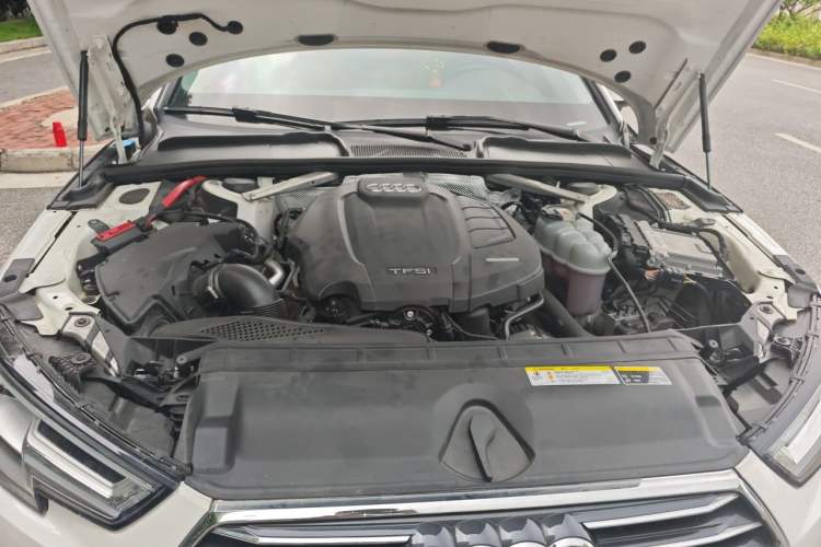 Used Audi A4L 2019 40 TFSI Ambition China VI Engine Bay