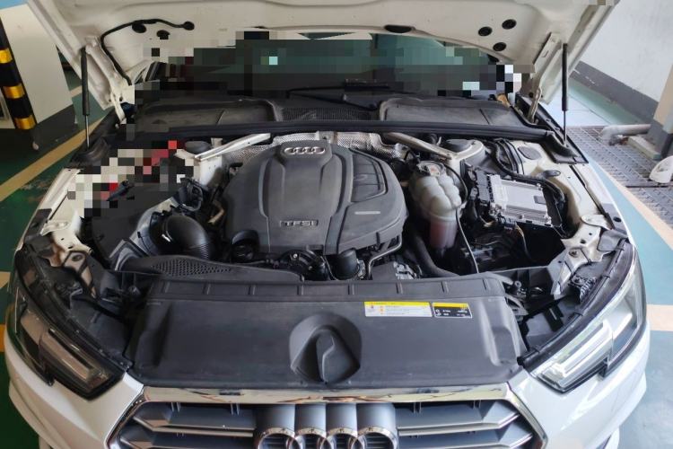 Used Audi A4L 2019 40 TFSI Sporty Version China VI Engine Bay