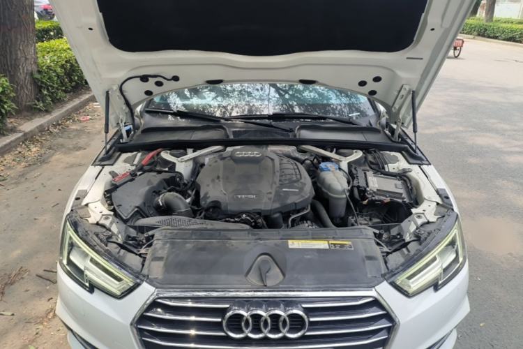 Used Audi A4L 2019 40 TFSI Ambition China VI Engine Bay