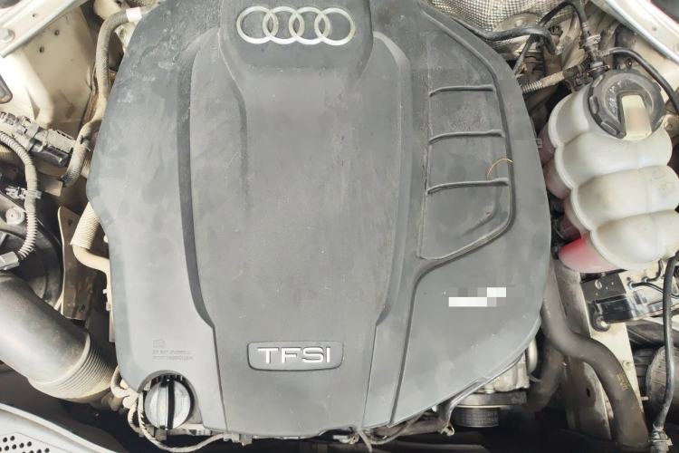 Used Audi A4L 2019 40 TFSI Ambition China VI Engine Bay