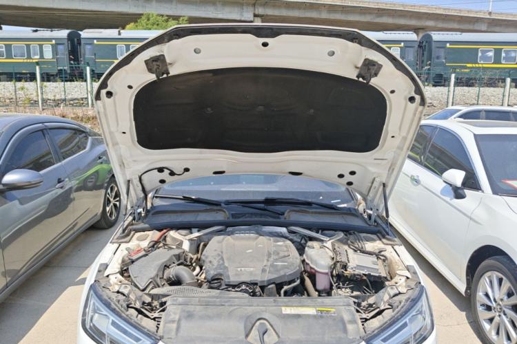 Used Audi A4L 2019 40 TFSI Ambition China VI Engine Bay
