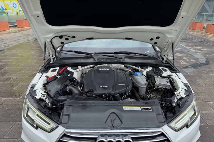 Used Audi A4L 2019 40 TFSI Ambition China VI Engine Bay