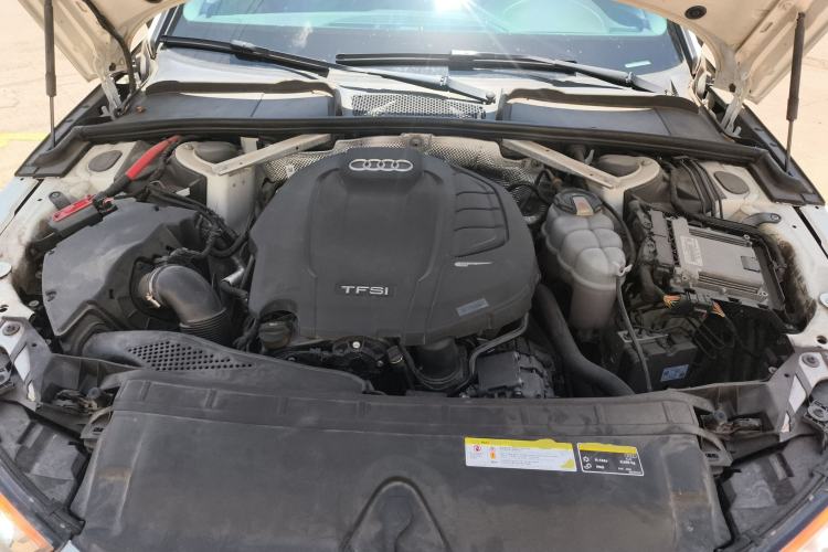 Used Audi A4L 2019 40 TFSI Ambition China VI Engine Bay