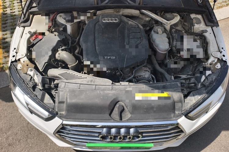 Used Audi A4L 2019 40 TFSI Ambition China VI Engine Bay