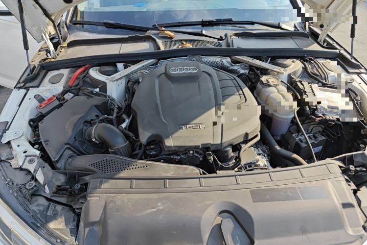 Used Audi A4L 2019 40 TFSI Ambition China VI Engine Bay