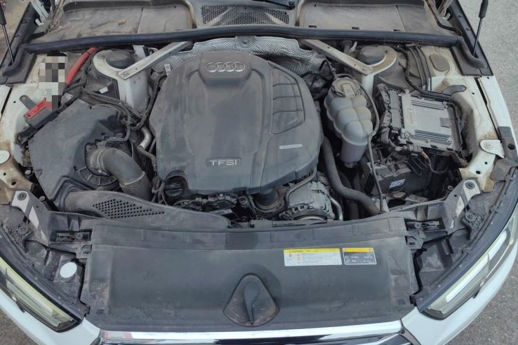 Used Audi A4L 2019 40 TFSI Ambition China VI Engine Bay