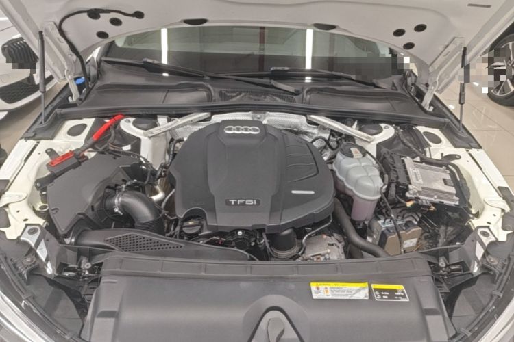 Used Audi A4L 2019 40 TFSI Ambition China VI Engine Bay
