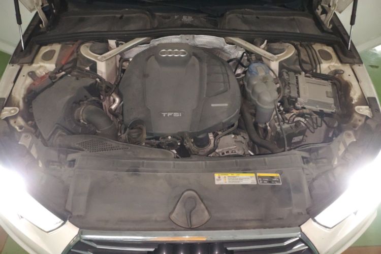 Used Audi A4L 2019 40 TFSI Ambition China VI Engine Bay