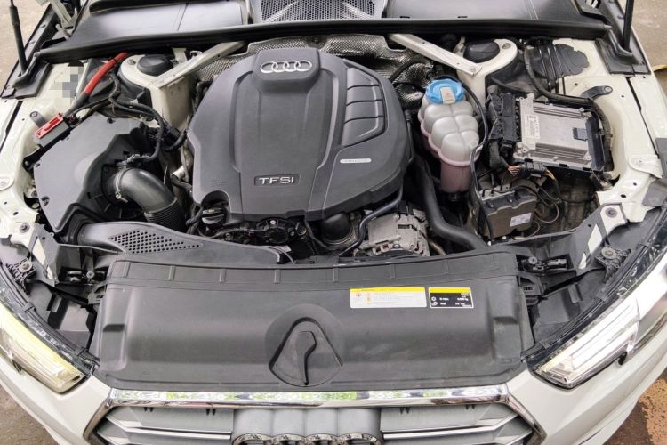 Used Audi A4L 2019 40 TFSI Sporty Version China VI Engine Bay