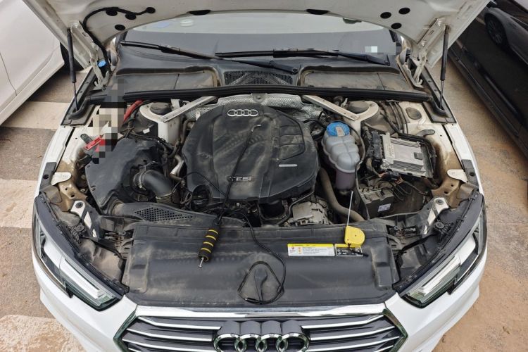 Used Audi A4L 2019 40 TFSI Ambition China VI Engine Bay