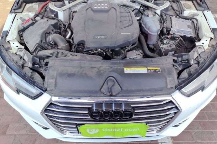 Used Audi A4L 2019 40 TFSI Ambition China VI Engine Bay