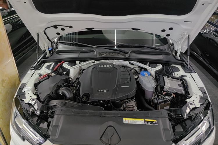Used Audi A4L 2019 40 TFSI Ambition Version China V Engine Bay