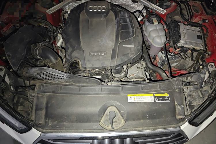 Used Audi A4L 2019 40 TFSI Ambition China VI Engine Bay