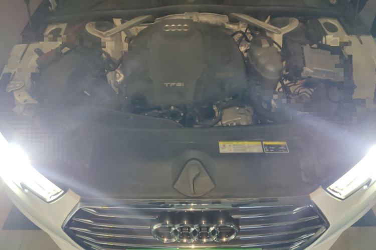 Used Audi A4L 2019 40 TFSI Ambition China VI Engine Bay