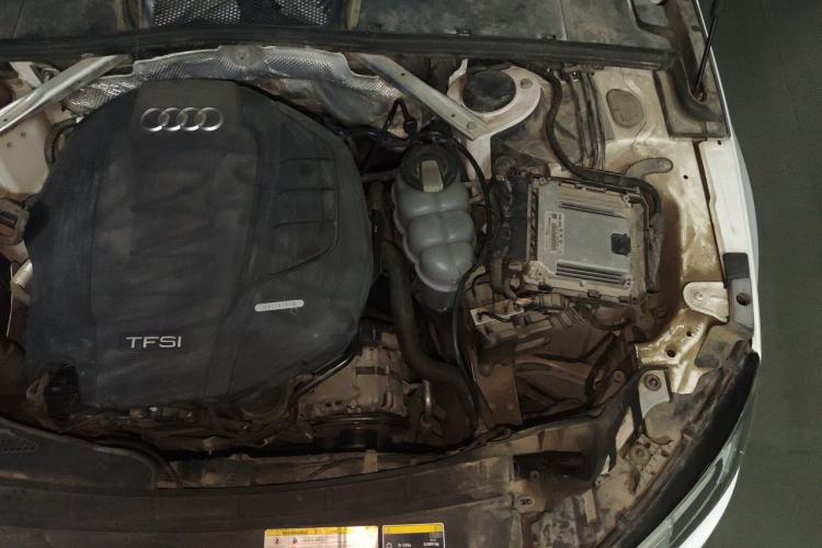 Used Audi A4L 2019 40 TFSI Ambition China VI Engine Bay Left