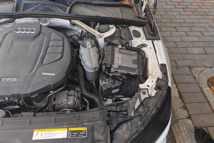 Used Audi A4L 2019 40 TFSI Ambition China VI Engine Bay Left
