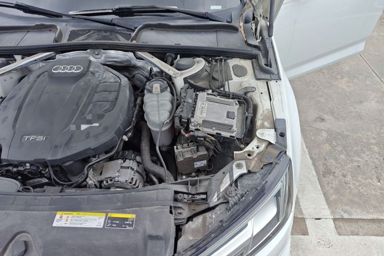 Used Audi A4L 2019 40 TFSI Ambition China VI Engine Bay Left