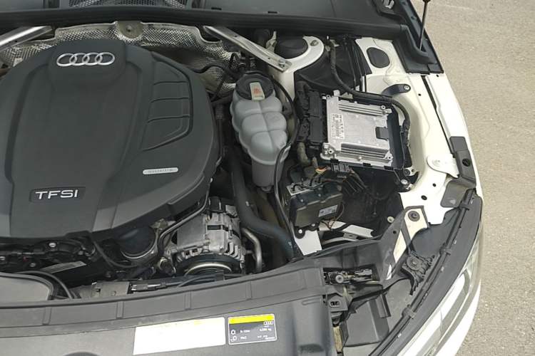 Used Audi A4L 2019 40 TFSI Ambition China VI Engine Bay Left