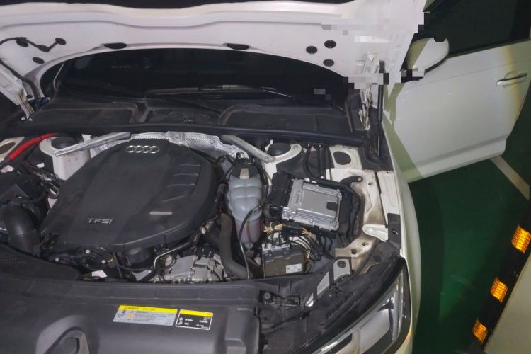 Used Audi A4L 2019 40 TFSI Ambition China VI Engine Bay Left