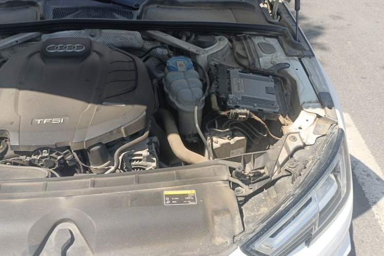 Used Audi A4L 2019 40 TFSI Ambition Version China V Engine Bay Left