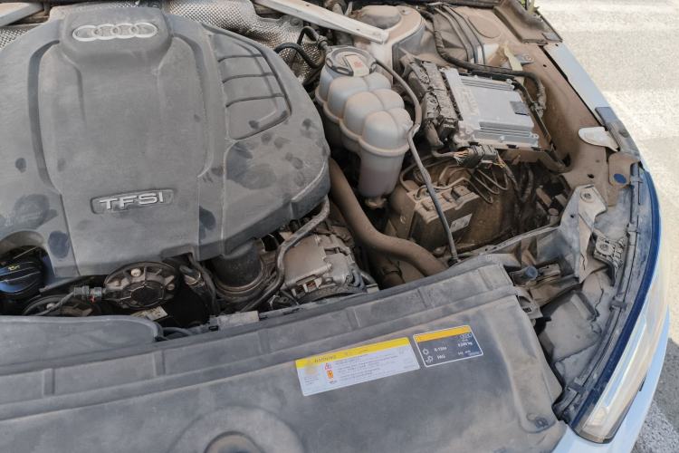 Used Audi A4L 2019 40 TFSI Fashion Edition China VI Emission Standard Engine Bay Left