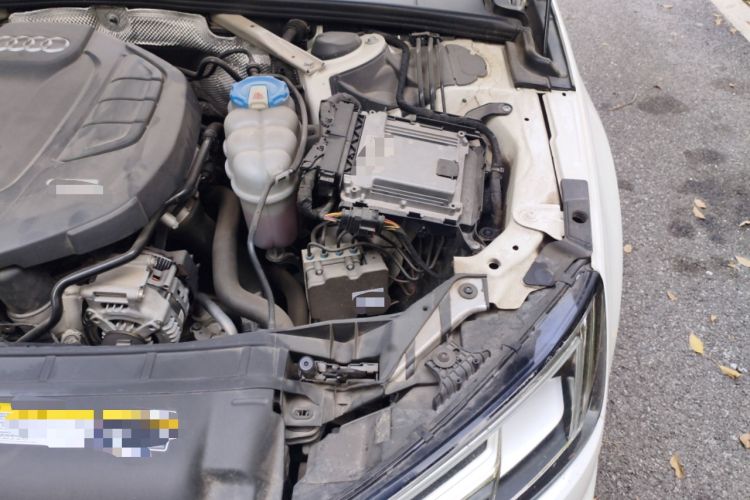 Used Audi A4L 2019 40 TFSI Fashion Version China V Engine Bay Left
