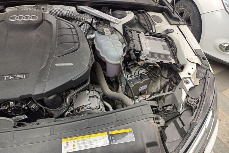 Used Audi A4L 2019 40 TFSI Ambition China VI Engine Bay Left