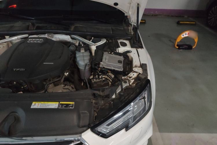 Used Audi A4L 2019 40 TFSI Ambition China VI Engine Bay Left