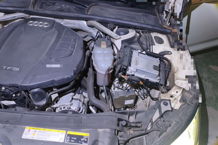 Used Audi A4L 2019 40 TFSI Ambition China VI Engine Bay Left