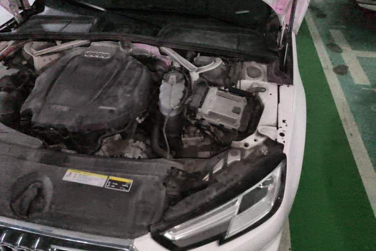Used Audi A4L 2019 40 TFSI Ambition China VI Engine Bay Left