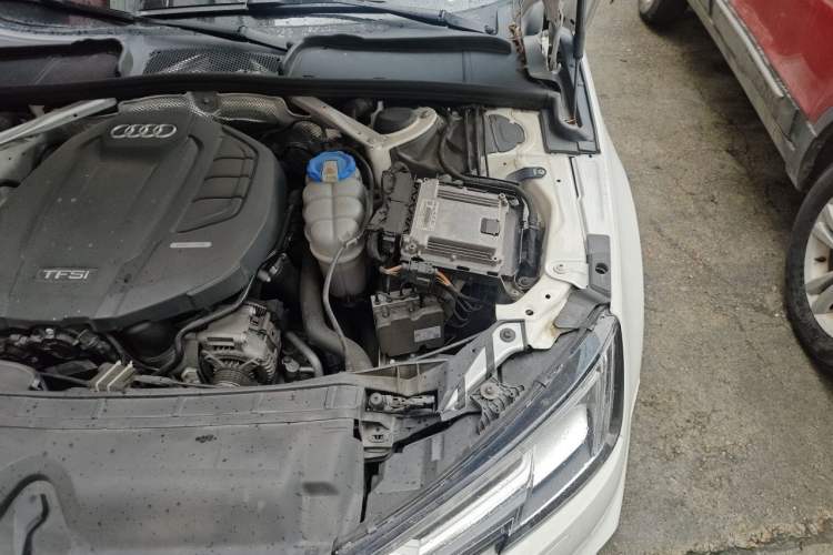 Used Audi A4L 2019 40 TFSI Fashion Version China V Engine Bay Left