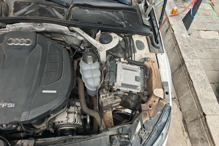 Used Audi A4L 2019 40 TFSI Ambition China VI Engine Bay Left