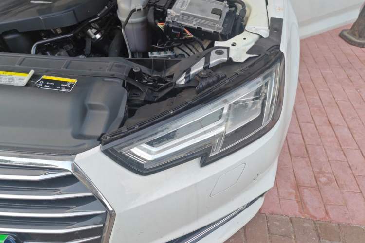 Used Audi A4L 2019 40 TFSI Ambition China VI Engine Bay Left